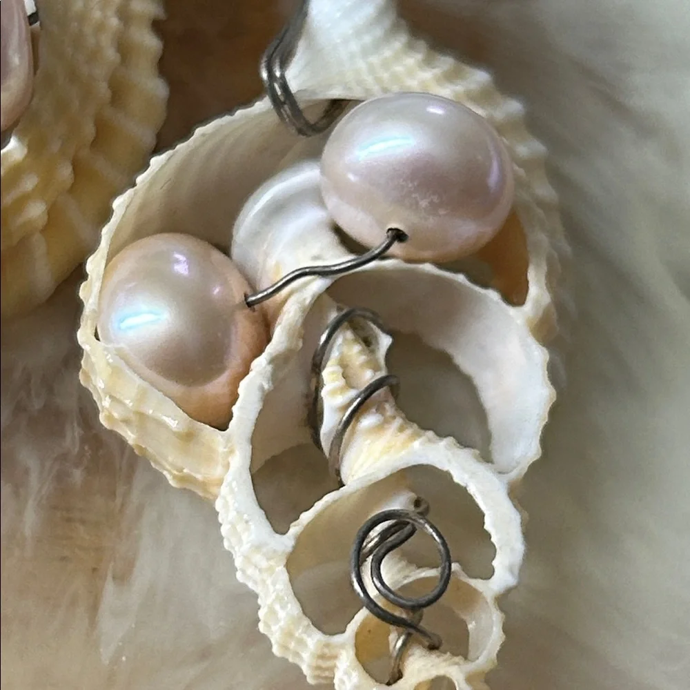 🖤Hawai’i shell & Pearl handmade earrings - Picture 6 of 10